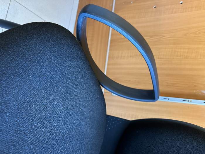 SILLAS DE OFICINA NEGRAS