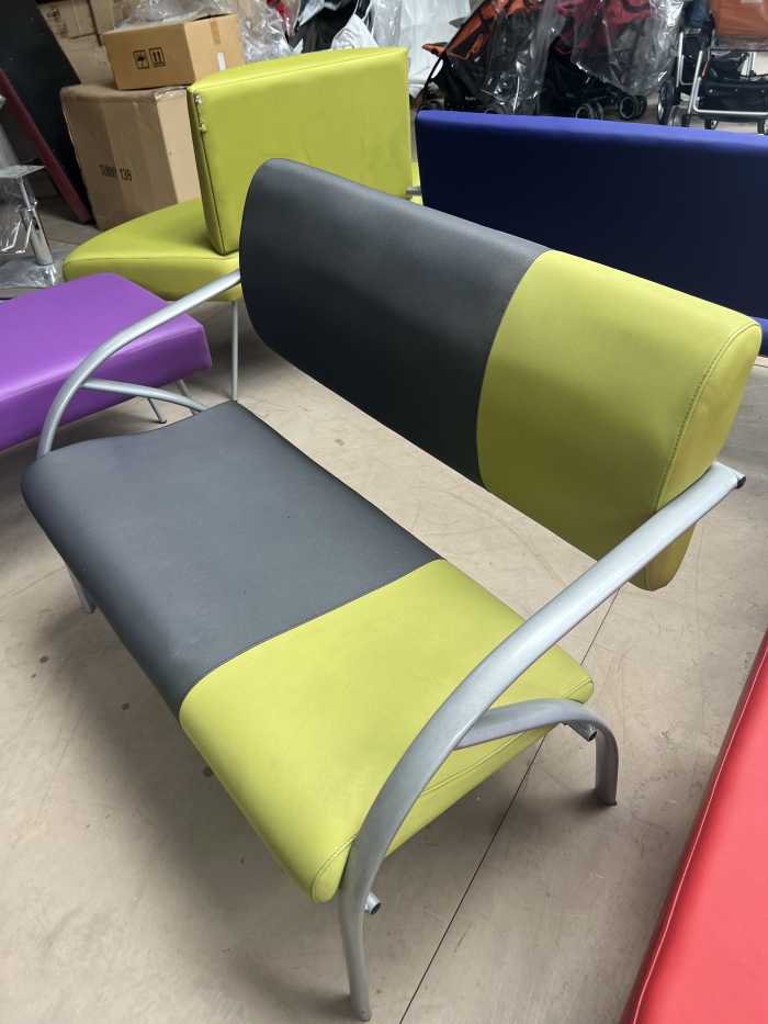 SOFA DE ESPERA MODELO 601 VERDE/NEGRO