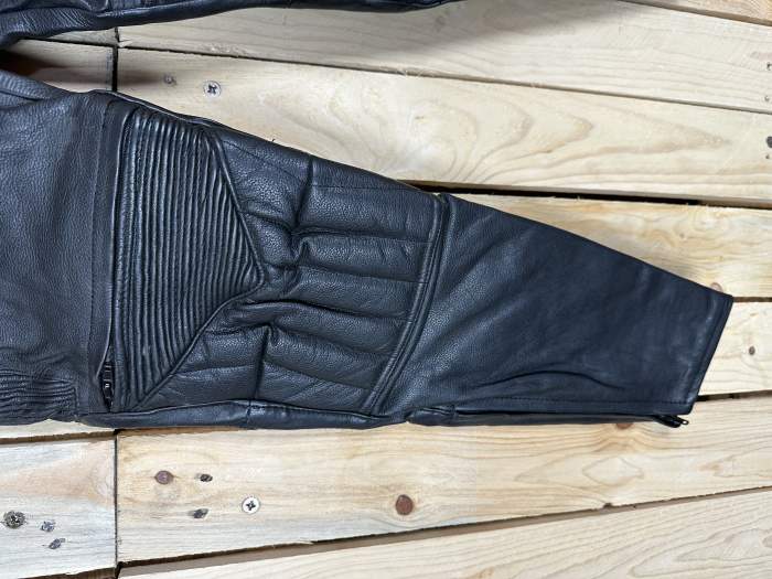 PANTALON T-M DE CUERO PARA MOTO GARIBALDI