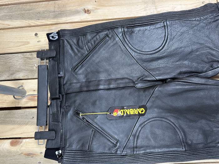 PANTALON T-M DE CUERO PARA MOTO GARIBALDI