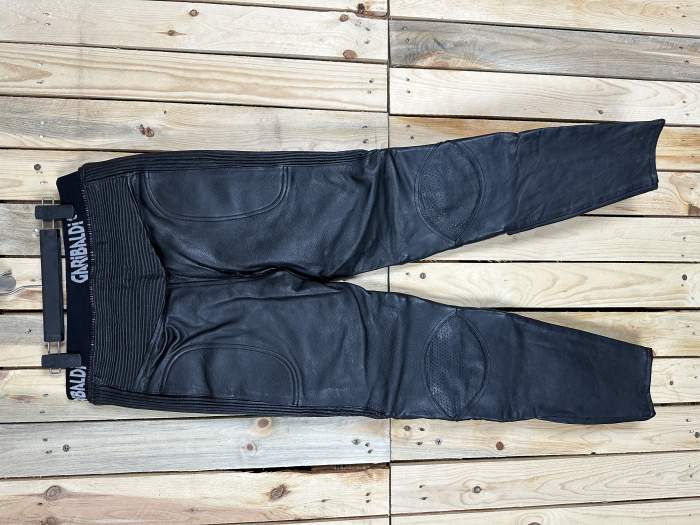 PANTALON T-M DE CUERO PARA MOTO GARIBALDI