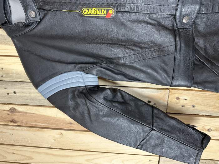 MONO T-M 2 PIEZAS GARIBALDI NEGRO