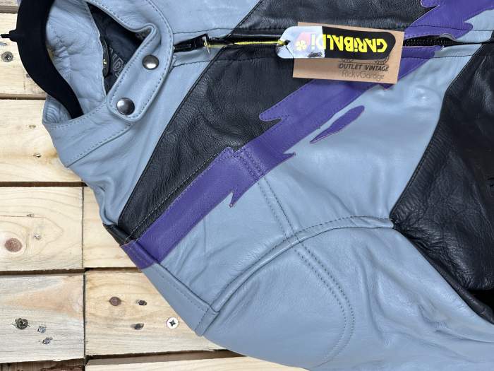 CHAQUETA T-XL MOTO GARIBALDI MORADO