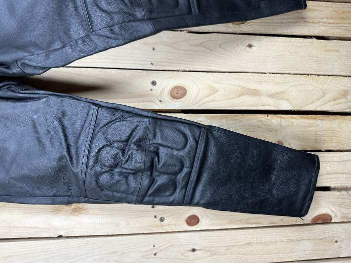 PANTALON T-S DE CUERO PARA MOTO GARIBALDI