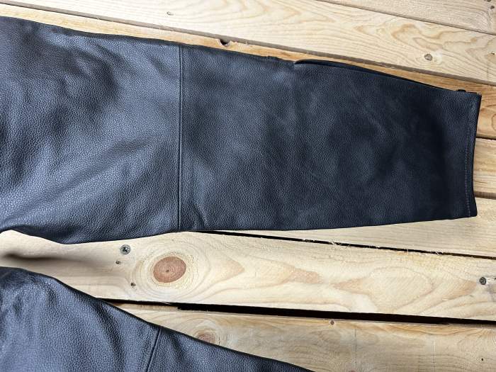 PANTALON T-L DE CUERO PARA MOTO GARIBALDI