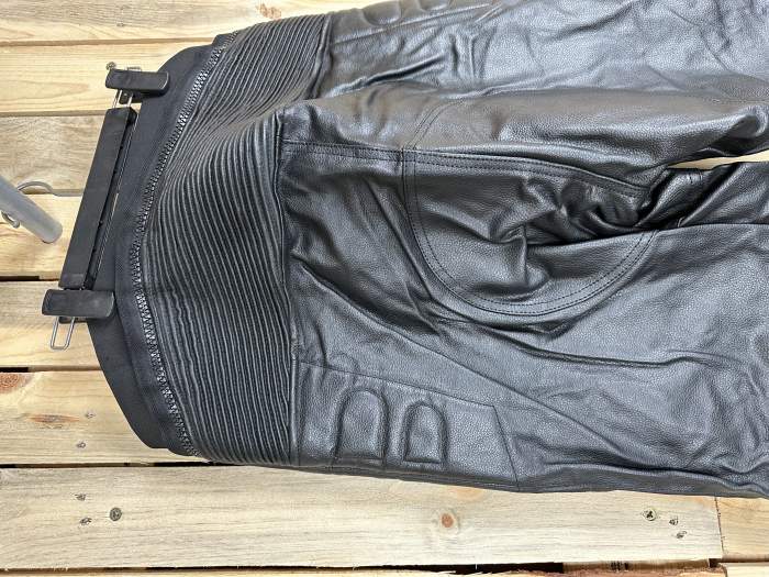 PANTALON T-2XL DE CUERO PARA MOTO GARIBALDI