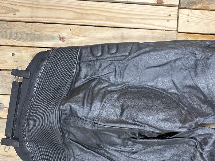 PANTALON T-2XL DE CUERO PARA MOTO GARIBALDI