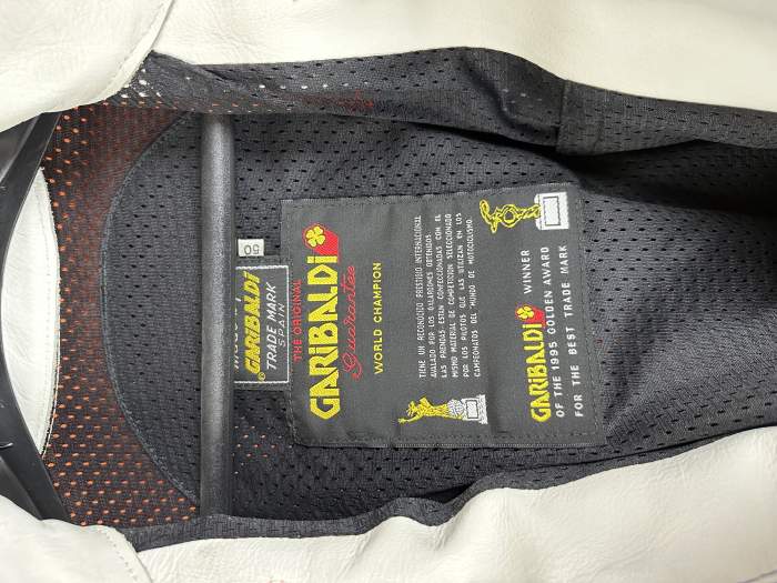 MONO T-M 1 PIEZA COMPETICION GARIBALDI ROJO