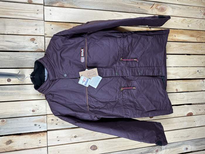 CHAQUETA T-M IMPERMEABLE KIWI GRASA BURDEOS