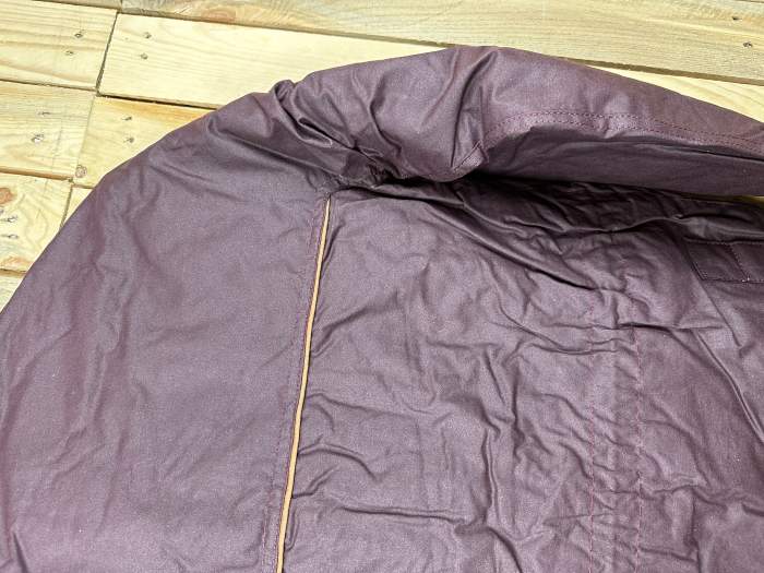 CHAQUETA T-M IMPERMEABLE KIWI GRASA BURDEOS