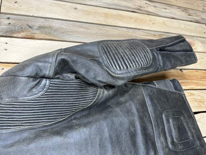 CHAQUETA T-M DE CUERO GASTADO GARIBALDI