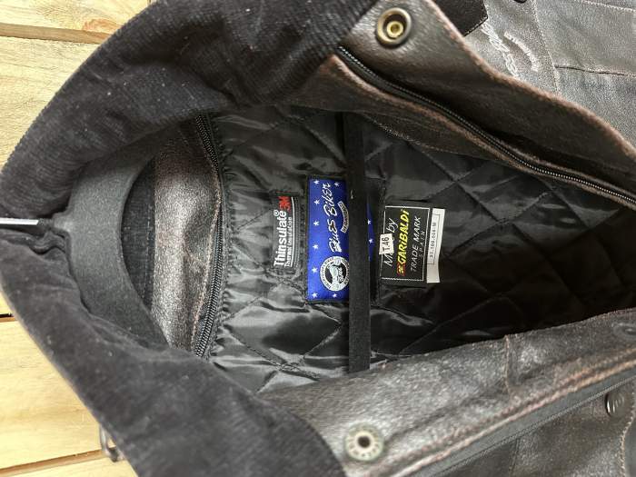 CHAQUETA T-S DE CUERO GASTADO GARIBALDI 2