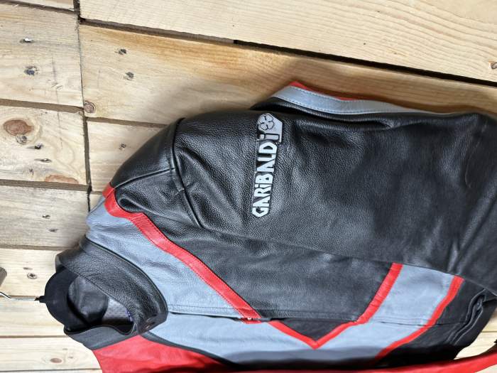 CHAQUETA T-M DE MOTO GARIBALDI ROJO 50