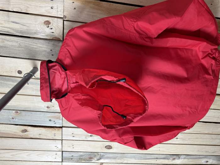 CHAQUETA T-M CHUBASQUERO GARIBALDI ROJO