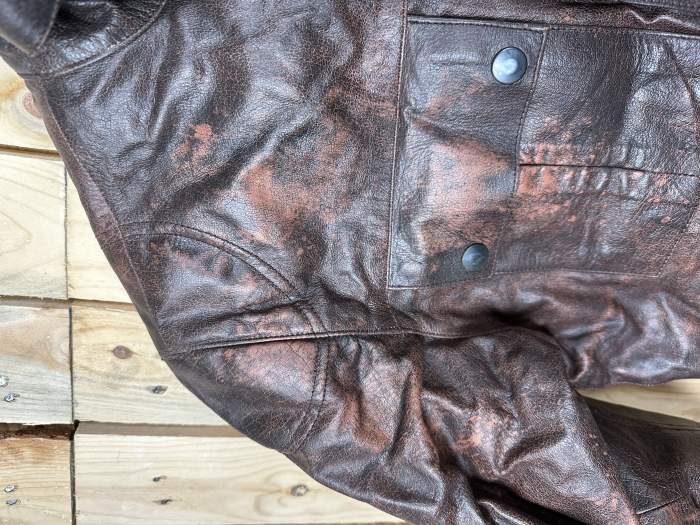 CHAQUETA T-S DE CUERO GASTADO GARIBALDI 3