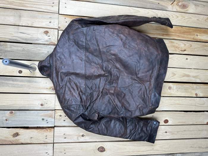 CHAQUETA T-S DE CUERO GASTADO GARIBALDI 3