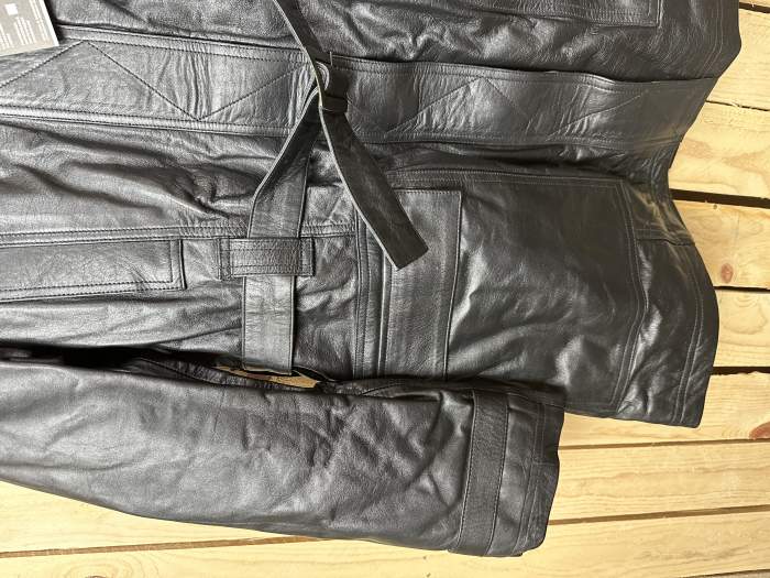 CHAQUETA T-M MUJER GARIBALDI CUERO NEGRO