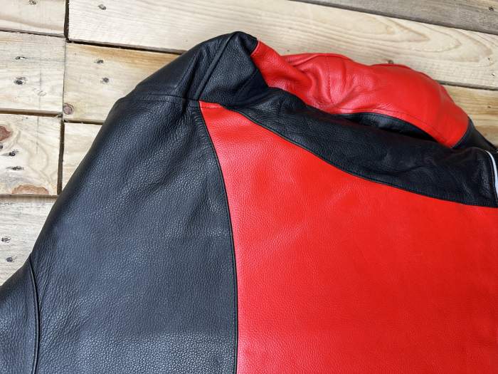 CHAQUETA T-S DE MOTO GARIBALDI ROJO 2