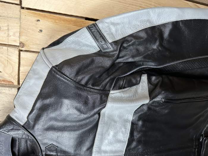 CHAQUETA T-M DE MOTO GARIBALDI NEGRA 4
