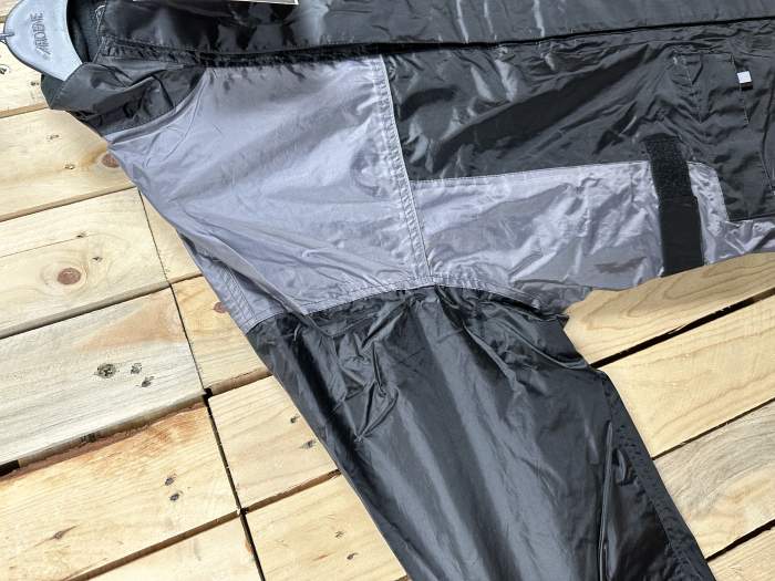 CHAQUETA T-L IMPERMEABLE GARIBALDI NEGRA 1