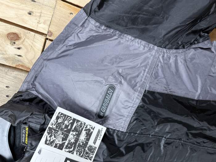 CHAQUETA T-L IMPERMEABLE GARIBALDI NEGRA 1