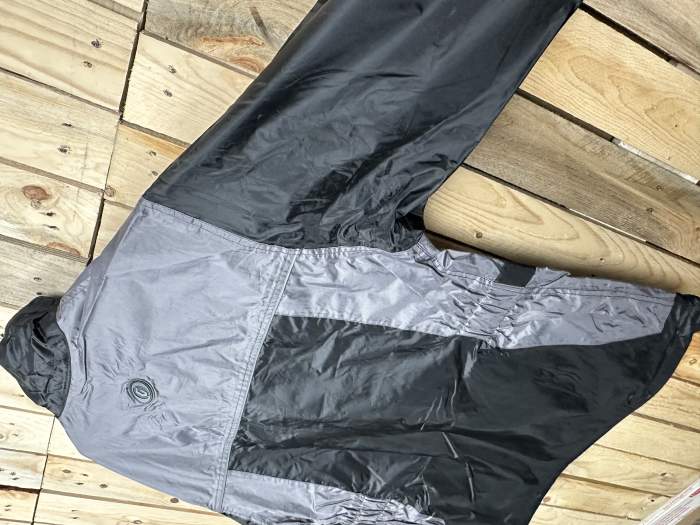CHAQUETA T-L IMPERMEABLE GARIBALDI NEGRA 1