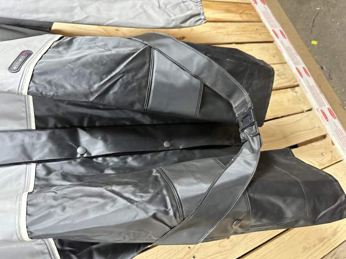 CHAQUETA T-L CHUBASQUERO MOTOMOD GRIS