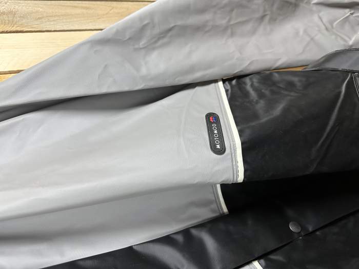 CHAQUETA T-L CHUBASQUERO MOTOMOD GRIS