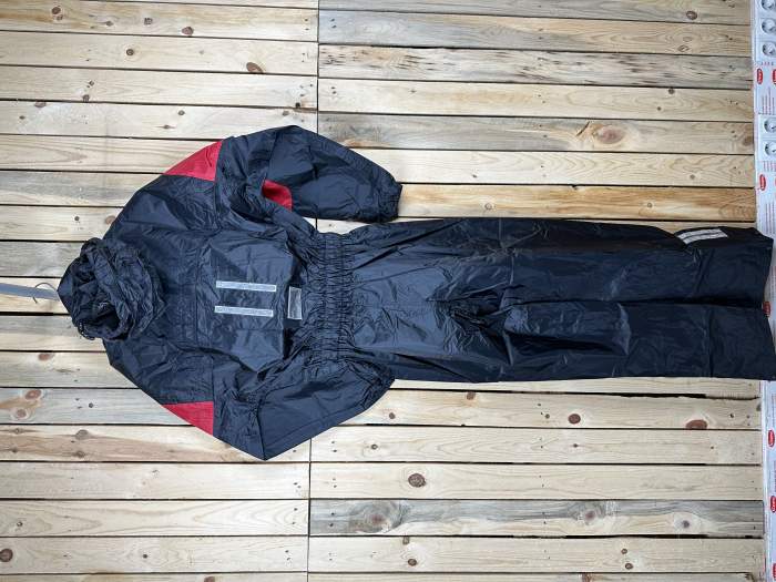 MONO T-M DE LLUVIA IMPERMEABLE GARIBALDI ROJO