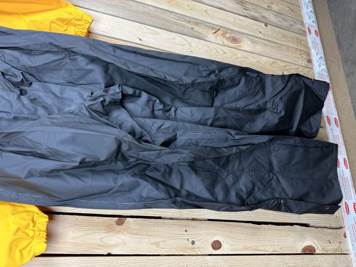 MONO T-L DE LLUVIA IMPERMEABLE GARIBALDI AMARILLO