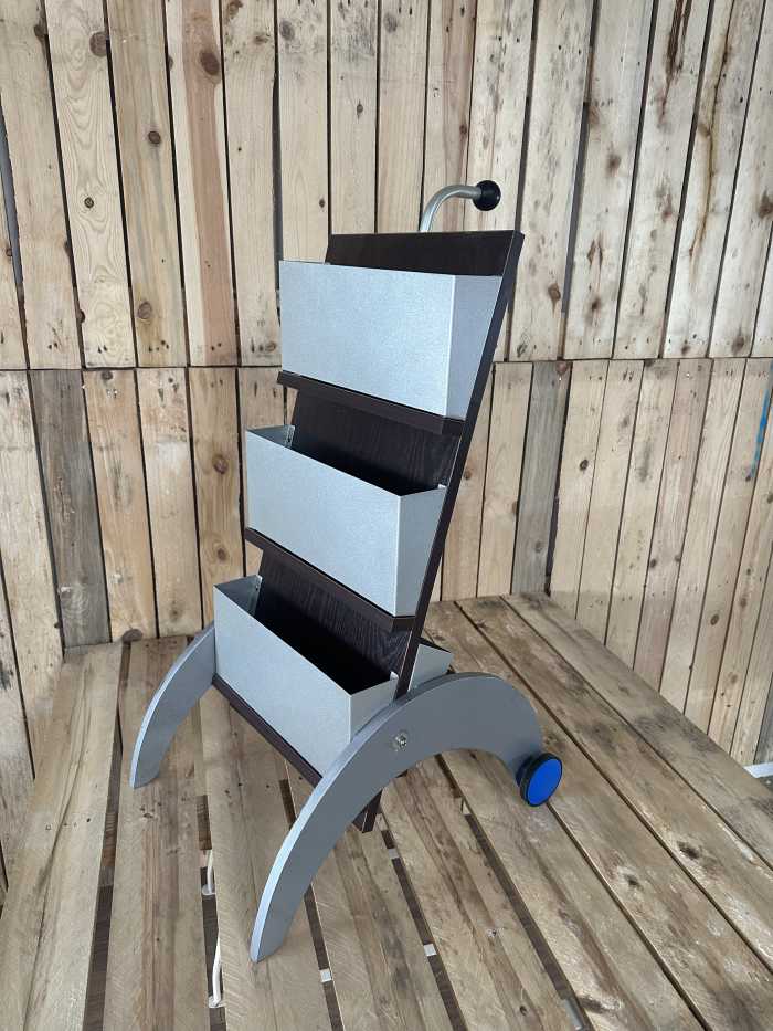 REVISTERO WENGUE CON RUEDAS L05 - QrBox.es