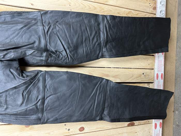 PETO T-XL DE CUERO COMPLETO KIWI 2