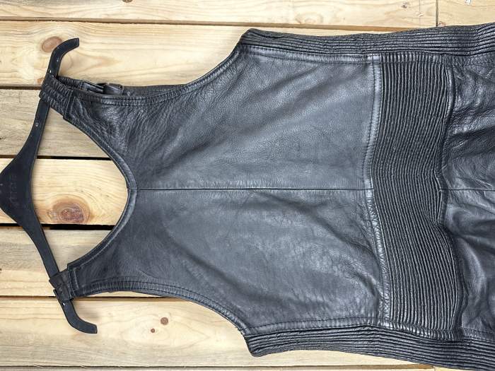 PETO T-S DE CUERO COMPLETO KIWI