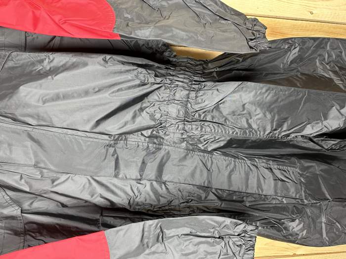 MONO T-S LLUVIA IMPERMEABLE GARIBALDI ROJO 2
