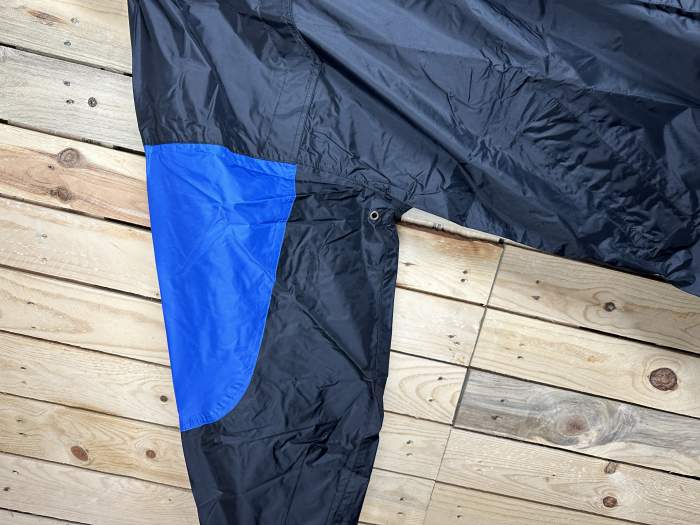 CHAQUETA T-M CORTAVIENTOS IMPERMEABLE AZUL