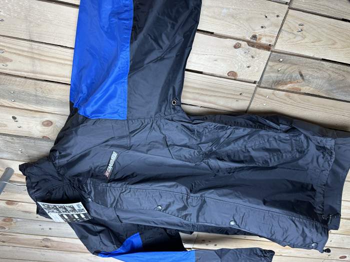 CHAQUETA T-M CORTAVIENTOS IMPERMEABLE AZUL