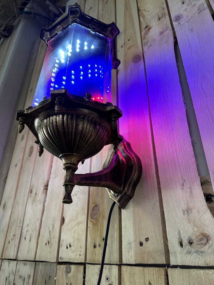 POSTE POLO BARBERIA DORADO LED GIRATORIO