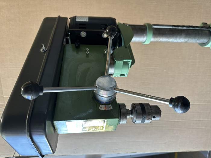 TALADRO VERTICAL DE PIE PUSH MC16