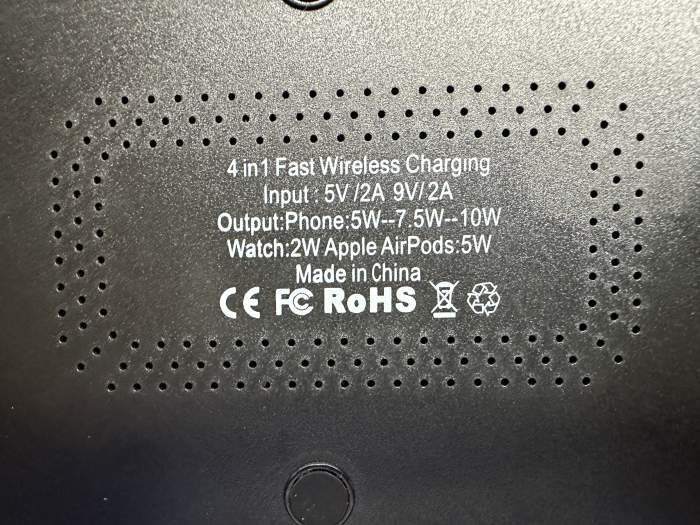 CARGADOR 4 EN 1 PARA DISPOSITIVOS APPLE