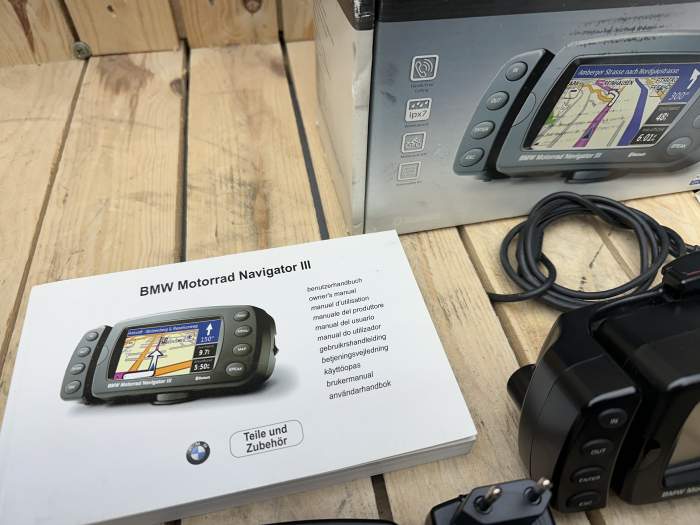 BMW NAVIGATOR III PLUS – REF. 72 60 7 698 120