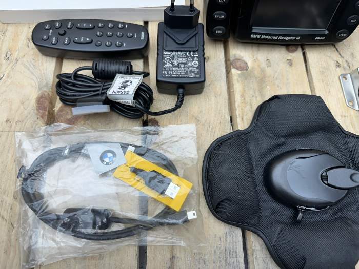 BMW NAVIGATOR III PLUS – REF. 72 60 7 698 120