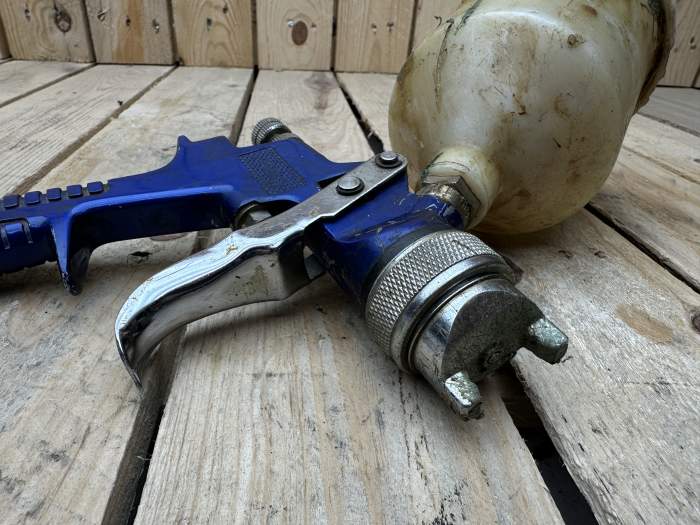 PISTOLA AEROGRÁFICA NEUMÁTICA AZUL
