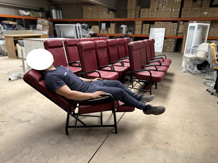 BUTACA RECLINABLE CON REPOSAPIES - QrBox.es