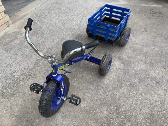 TRICICLO MATALICO CON REMOLQUE