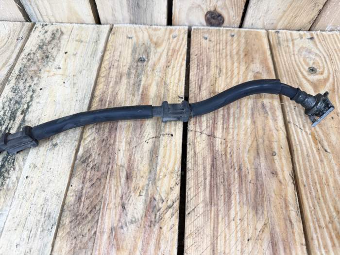 LATIGUILLO FRENO TRAS. SUZUKI BURGMAN 400 2010