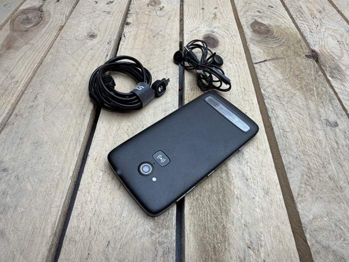 TELEFONO TERCERA EDAD SMARTPHONE DORO - QrBox.es