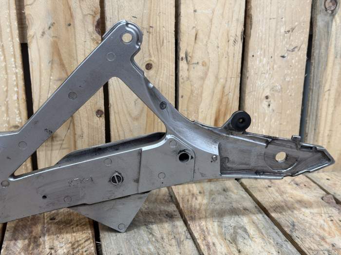 SOPORTE IZQUIERDO CON ESTRIBERAS KAWASAKI ER-6N 09-11