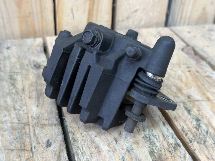 PINZAS DE FRENO DELANTERAS KAWASAKI ER-6N 09-11
