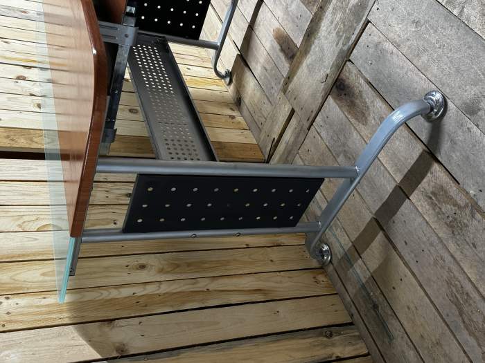 MESA DE ESCRITORIO 77x115x60cm