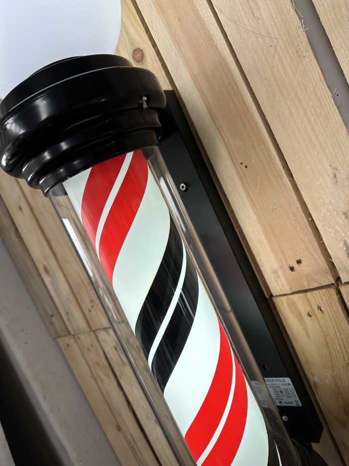 POSTE POLO BARBERIA CON ESFERA ILUMINADA - QrBox.es